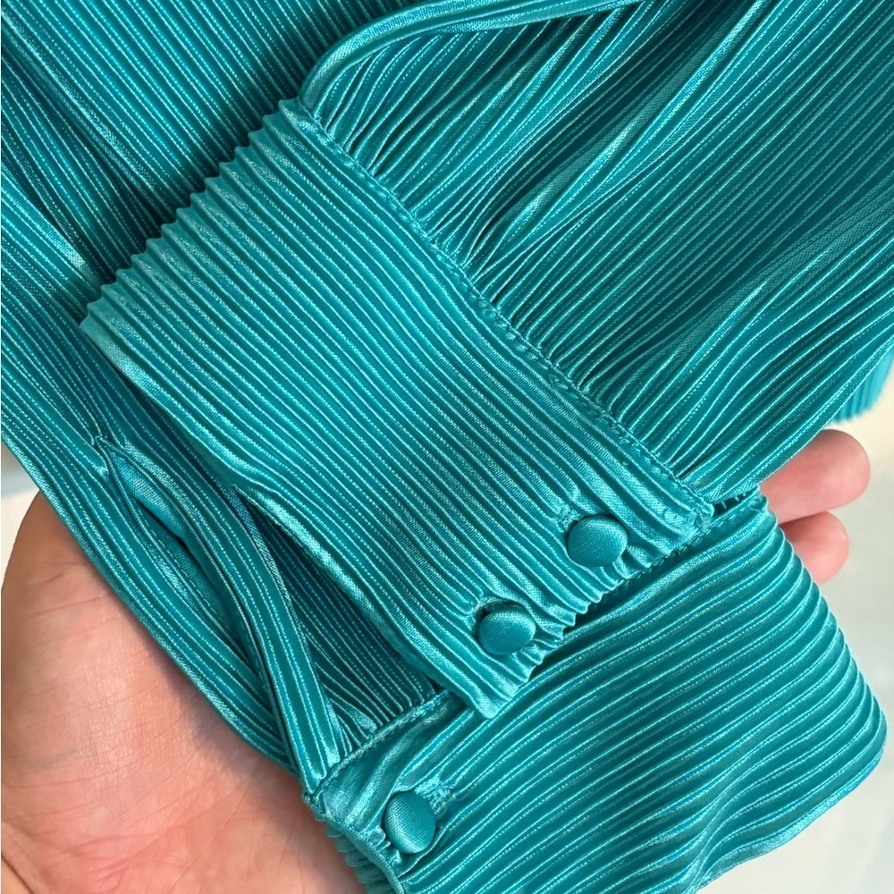 Teal RO&DE Button-Up Pleated Collared Shirt - Picture 6 of 6